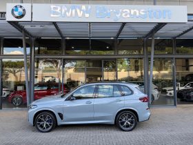 BMW X5 M60i