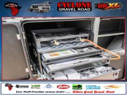 
										Caravan Outbound Cyclone DBxl full									