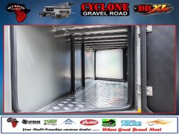 
										Caravan Outbound Cyclone DBxl full									