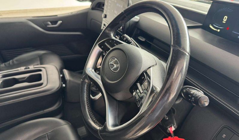 
								Hyundai H-1/STARIA STARIA 2.2D EXECUTIVE A/T full									