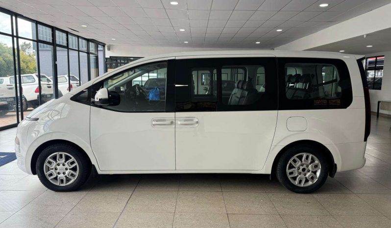 
								Hyundai H-1/STARIA STARIA 2.2D EXECUTIVE A/T full									
