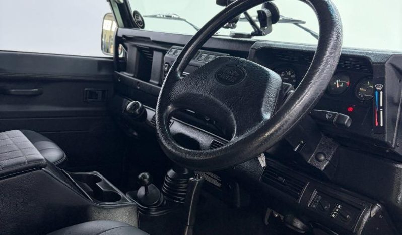 
								Land Rover Defender 110 2.5 Td5 D/cab full									