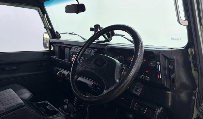 
								Land Rover Defender 110 2.5 Td5 D/cab full									