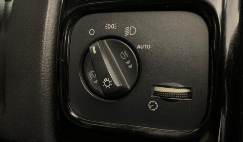 
								Land Rover Discovery 3 2.7 Tdv6 Hse Commandshift full									