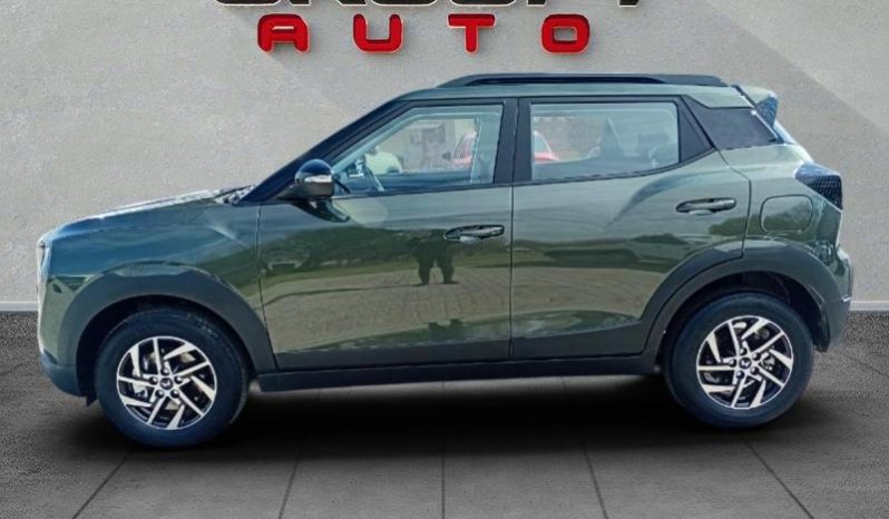 
								Mahindra XUV 3X0 1.2 AX5 MT full									