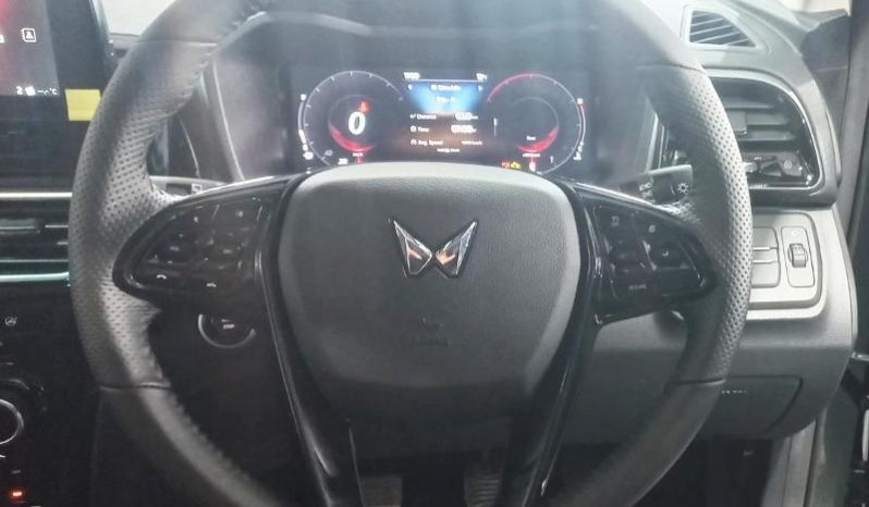
								Mahindra XUV 3X0 1.2 AX5 MT full									