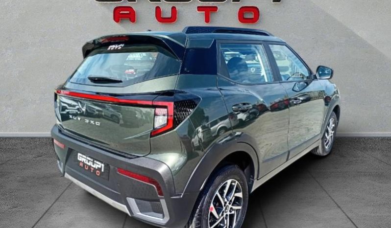 
								Mahindra XUV 3X0 1.2 AX5 MT full									