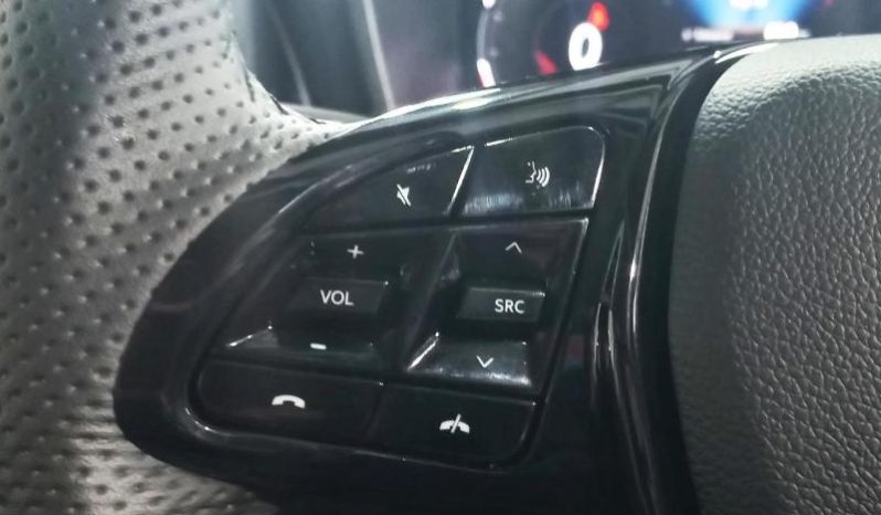 
								Mahindra XUV 3X0 1.2 AX5 MT full									
