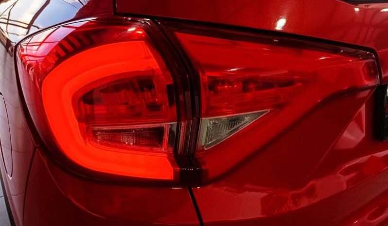 
								Mahindra Xuv300 1.5D W6 full									