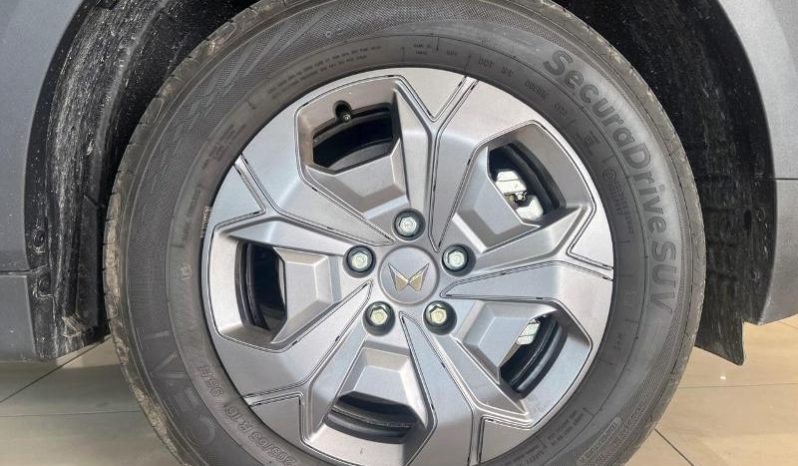 
								Mahindra Xuv3XO 1.2T Mx3 At full									