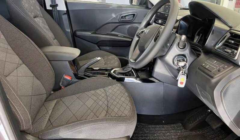 
								Mahindra Xuv3XO 1.2T Mx3 At full									