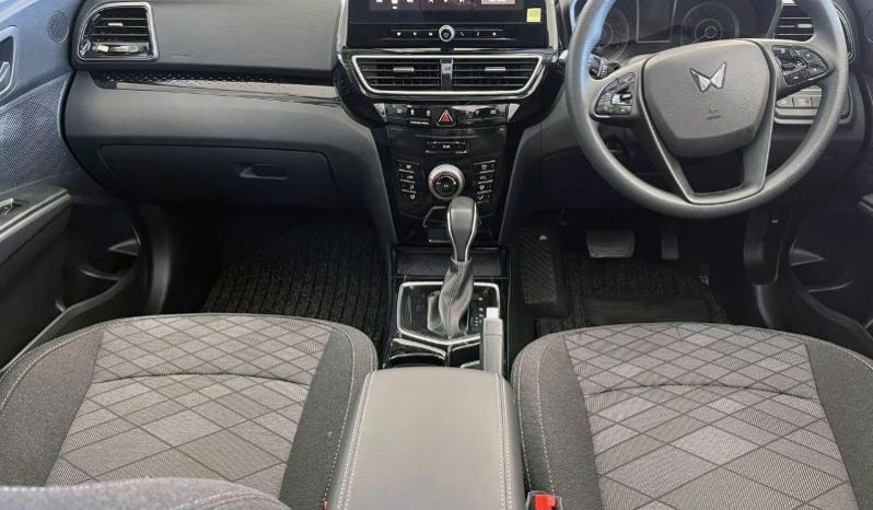
								Mahindra Xuv3XO 1.2T Mx3 At full									