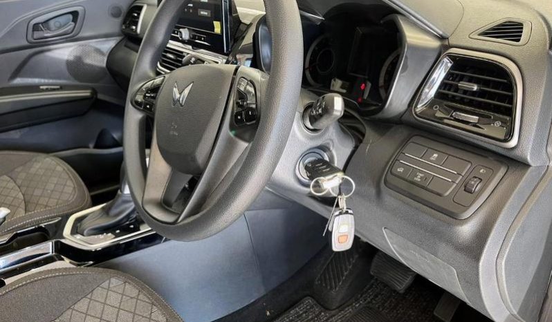 
								Mahindra Xuv3XO 1.2T Mx3 At full									