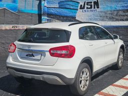
										Mercedes Benz Gla Gla 200 7G-Dct full									