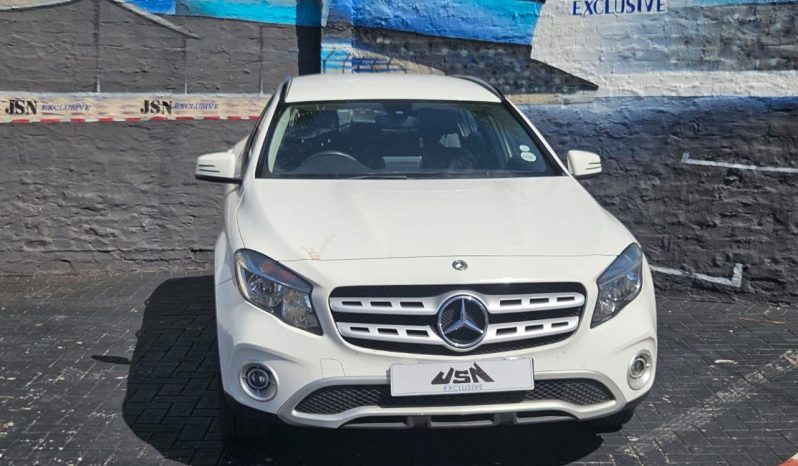 
								Mercedes Benz Gla Gla 200 7G-Dct full									