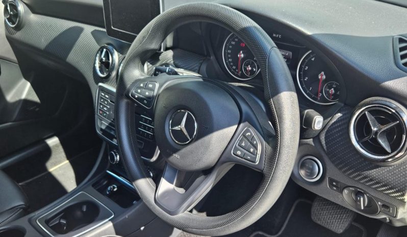 
								Mercedes Benz Gla Gla 200 7G-Dct full									