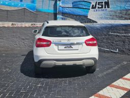 
										Mercedes Benz Gla Gla 200 7G-Dct full									