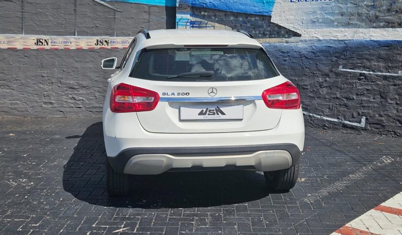
								Mercedes Benz Gla Gla 200 7G-Dct full									