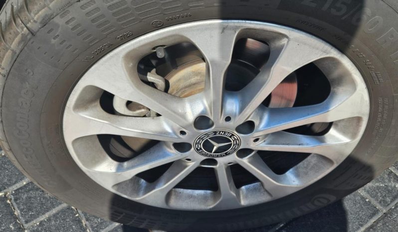 
								Mercedes Benz Gla Gla 200 7G-Dct full									