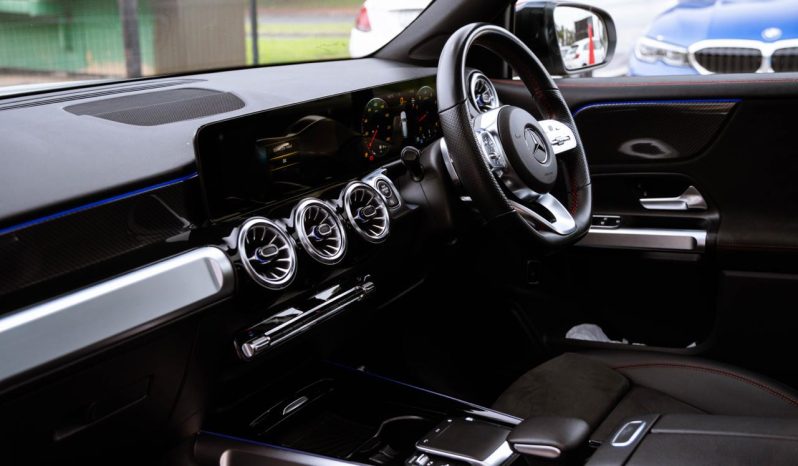 
								Mercedes-Benz GLB GLB250 AMG Line full									