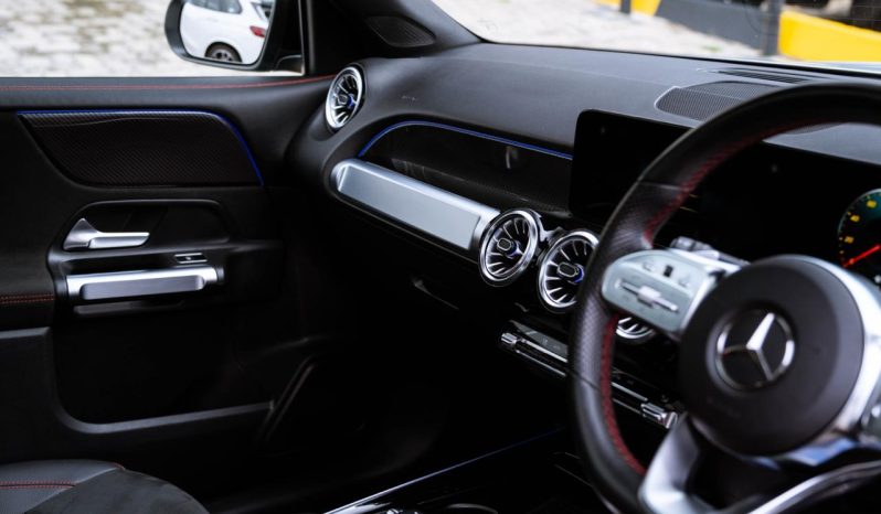 
								Mercedes-Benz GLB GLB250 AMG Line full									