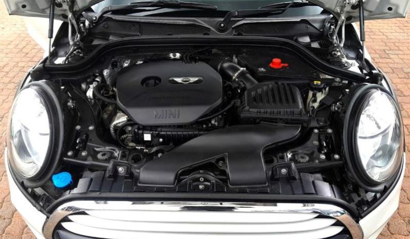 
								MINI Hatch 3-Door Cooper full									