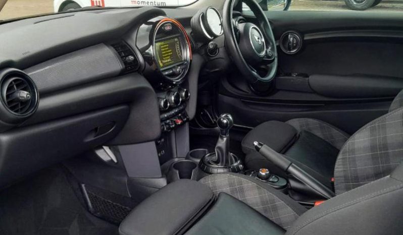 
								MINI Hatch 3-Door Cooper full									