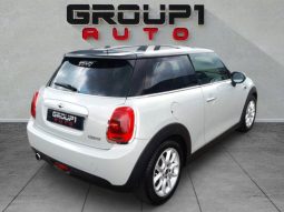 
										MINI Hatch 3-Door Cooper full									