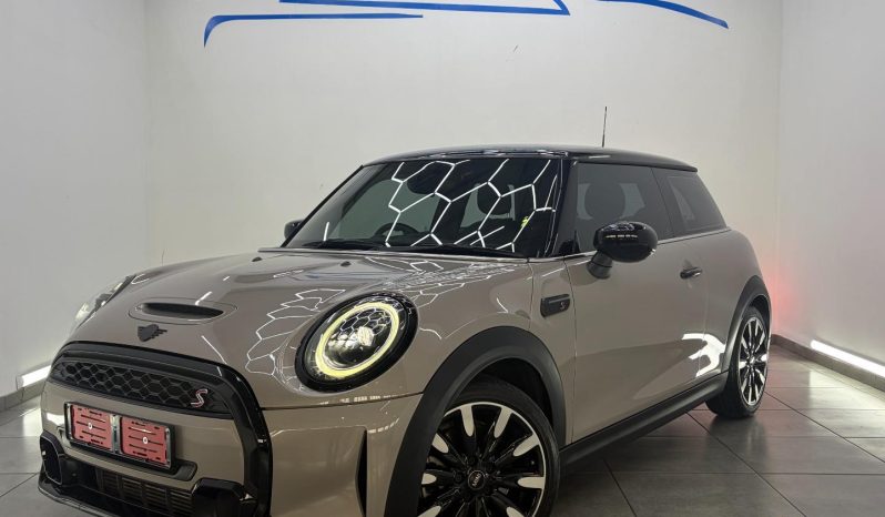 
								MINI Hatch 3-Door Cooper S full									