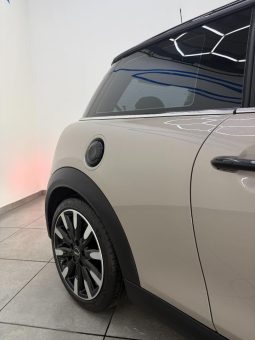 
										MINI Hatch 3-Door Cooper S full									