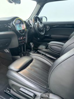 
										MINI Hatch 3-Door Cooper S full									