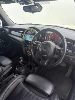 
										MINI Hatch 3-Door Cooper S full									