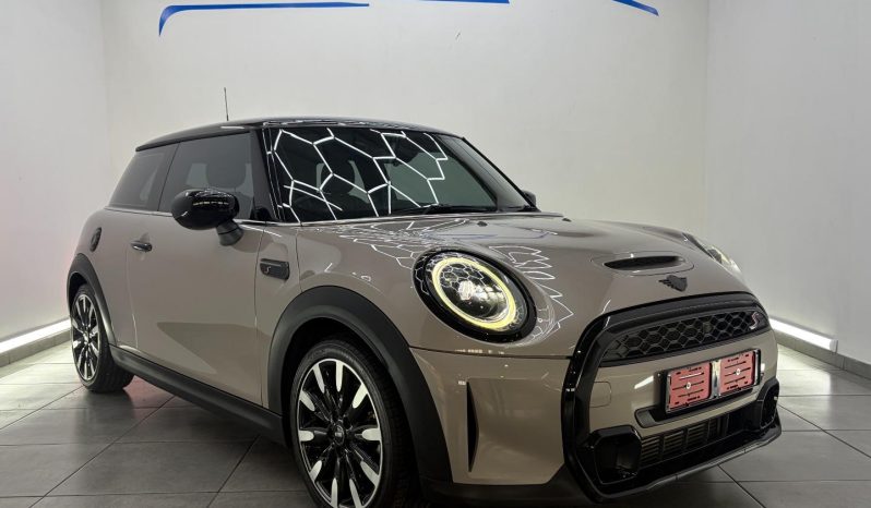 
								MINI Hatch 3-Door Cooper S full									