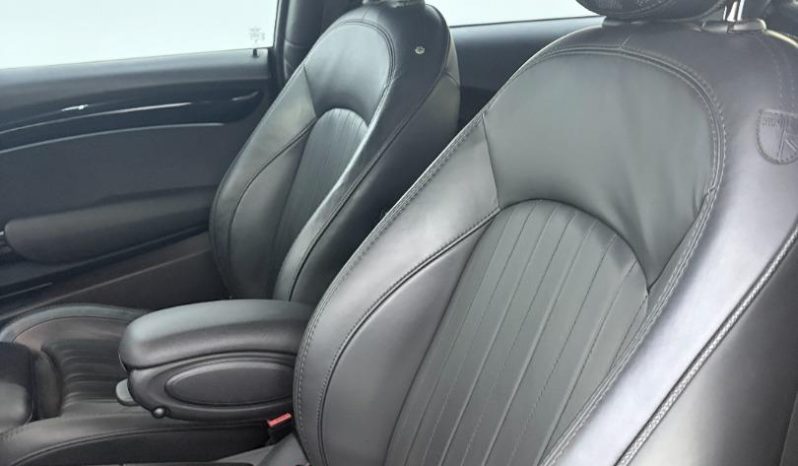 
								MINI Hatch 3-Door Cooper S full									
