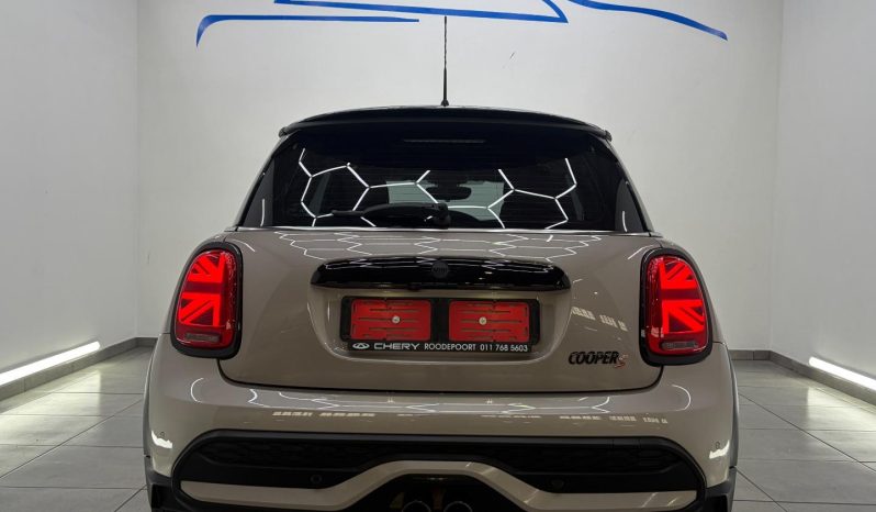
								MINI Hatch 3-Door Cooper S full									