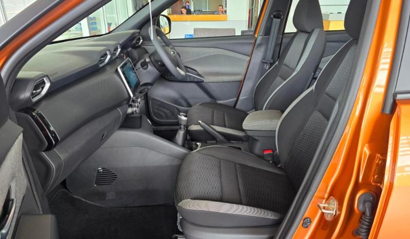 
								Nissan Magnite 1.0 Acenta full									