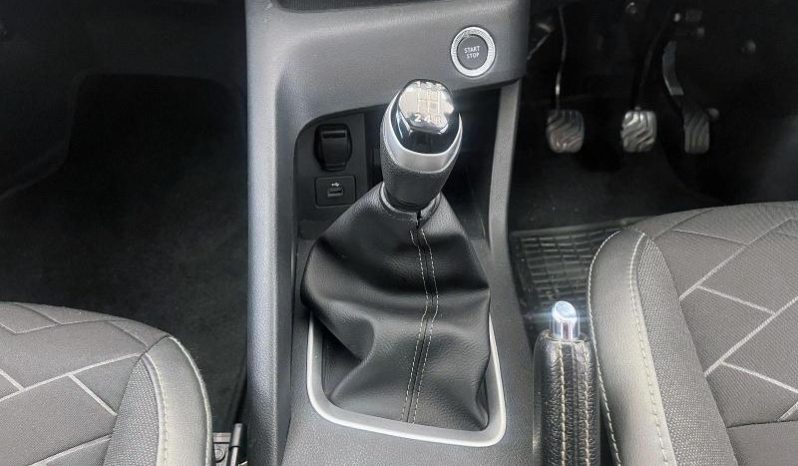 
								Nissan Magnite 1.0 Acenta Plus Oled full									