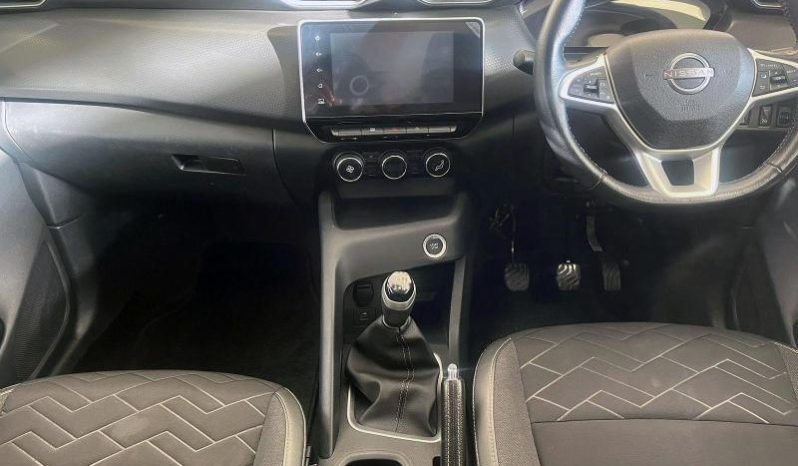 
								Nissan Magnite 1.0 Acenta Plus Oled full									