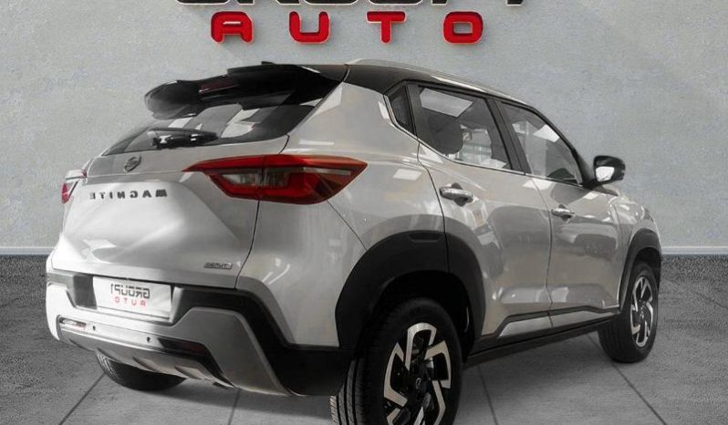 
								Nissan Magnite 1.0 Acenta Plus Oled full									