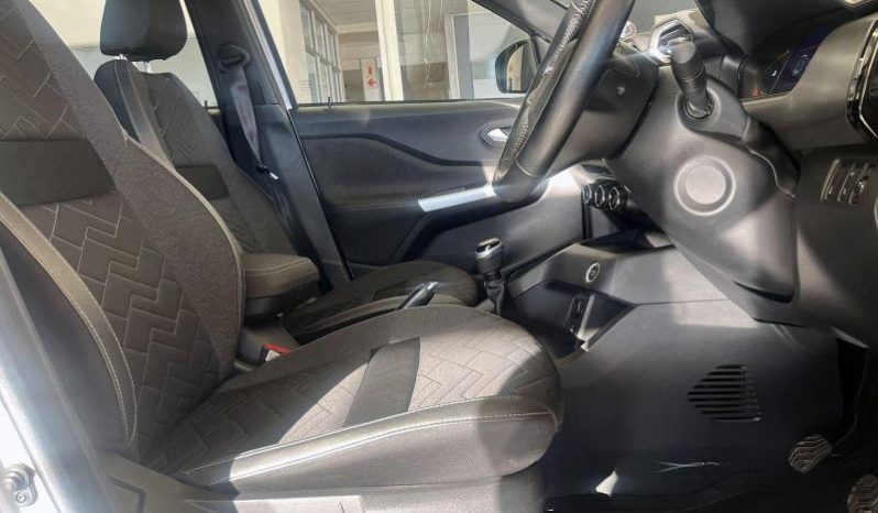 
								Nissan Magnite 1.0 Acenta Plus Oled full									