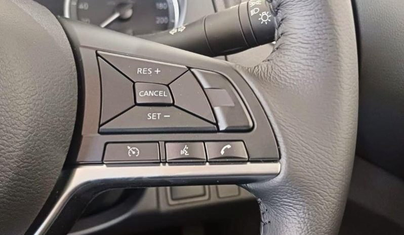 
								Nissan Navara 2.5D Le D Cab At full									