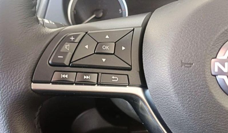 
								Nissan Navara 2.5D Le D Cab At full									