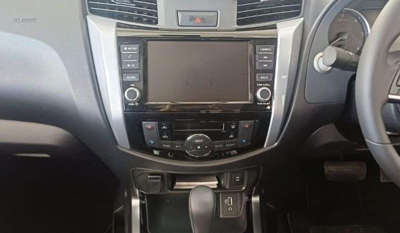 
								Nissan Navara 2.5D Le D Cab At full									