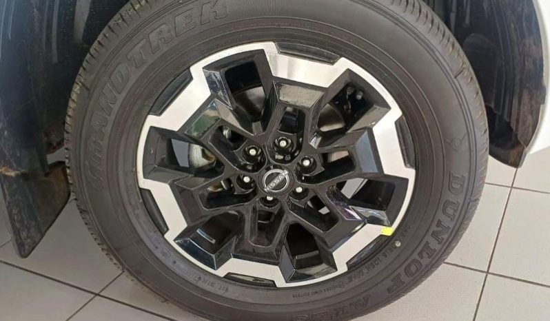 
								Nissan Navara 2.5D Le D Cab At full									