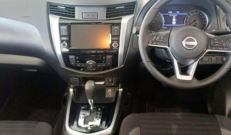 
								Nissan Navara 2.5D Le D Cab At full									