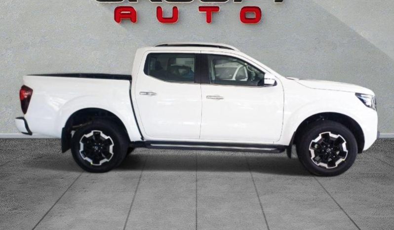 
								Nissan Navara 2.5D Le D Cab At full									