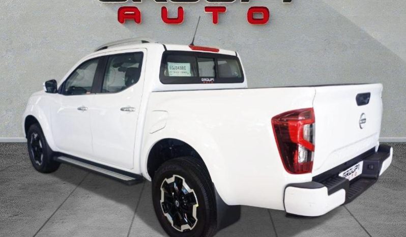 
								Nissan Navara 2.5D Le D Cab At full									