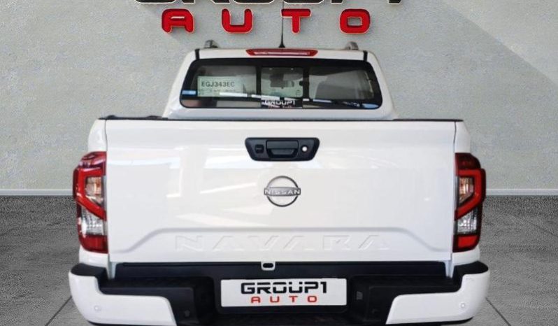 
								Nissan Navara 2.5D Le D Cab At full									