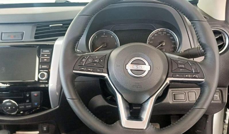 
								Nissan Navara 2.5D Le D Cab At full									