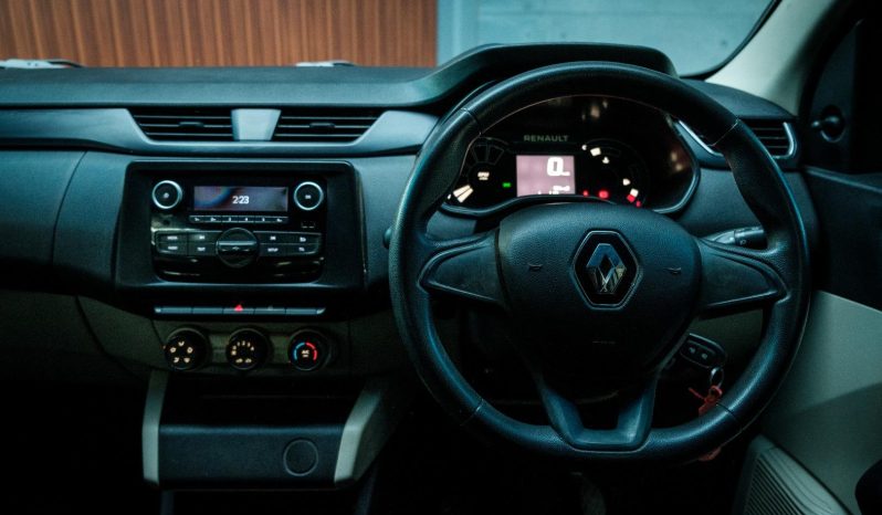 
								Renault Triber 1.0 Life full									